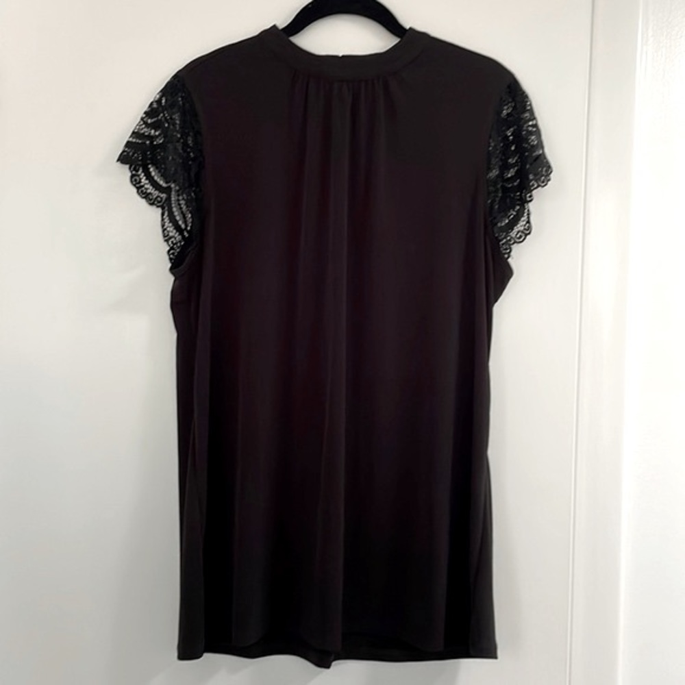 Torrid Nock Neck Lace Sleeve Black Short Sleeve Top Size 0X / Size L - NEW